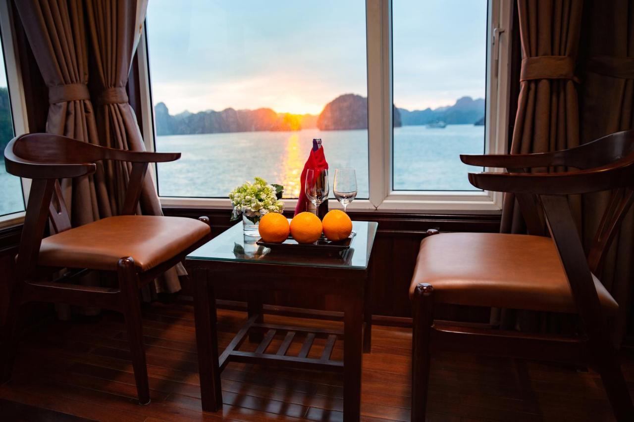 Lavender Elegance Cruises Hotel Ha Long Exterior foto